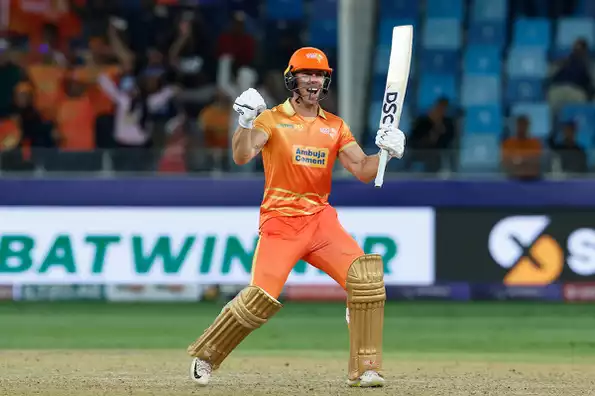 Chris Lynn struck an unbeaten 72 off 50 deliveries, striking nine fours and a six